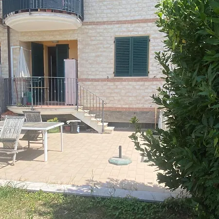 Διαμέρισμα Viale I°maggio 3 *